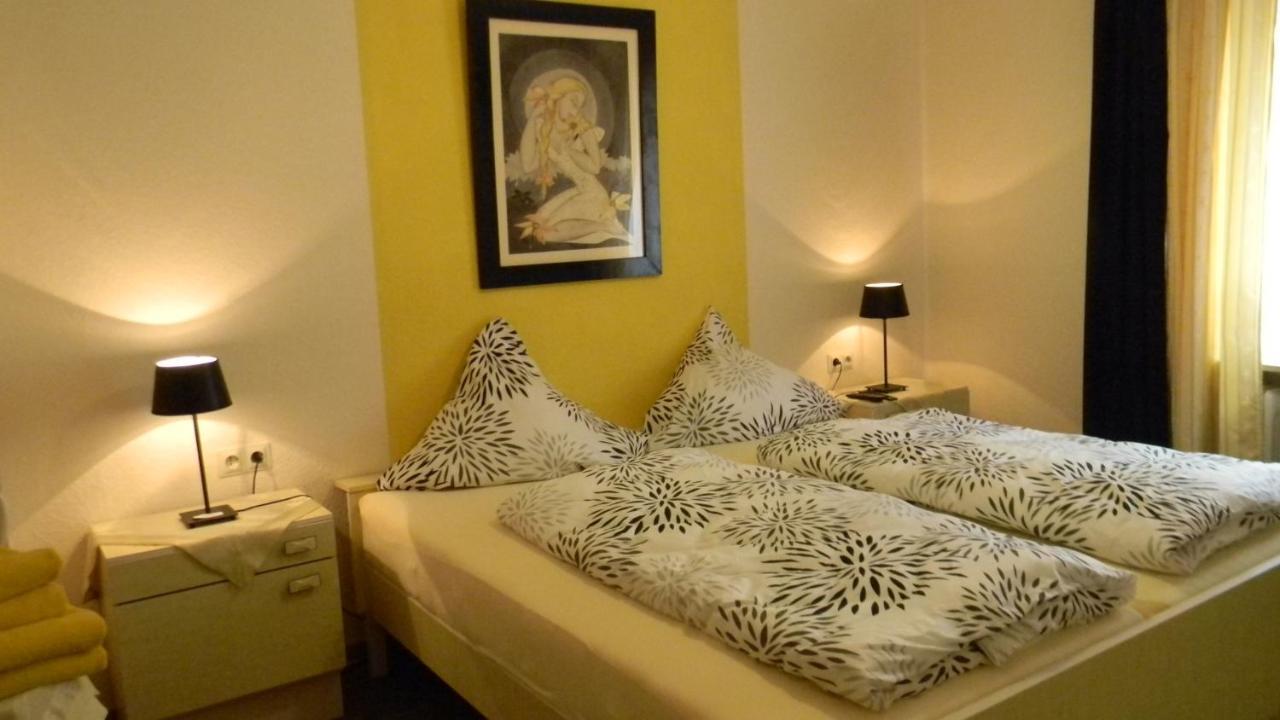 Bed and Breakfast Gastehaus Am Calmont Едіґер-Еллер Екстер'єр фото