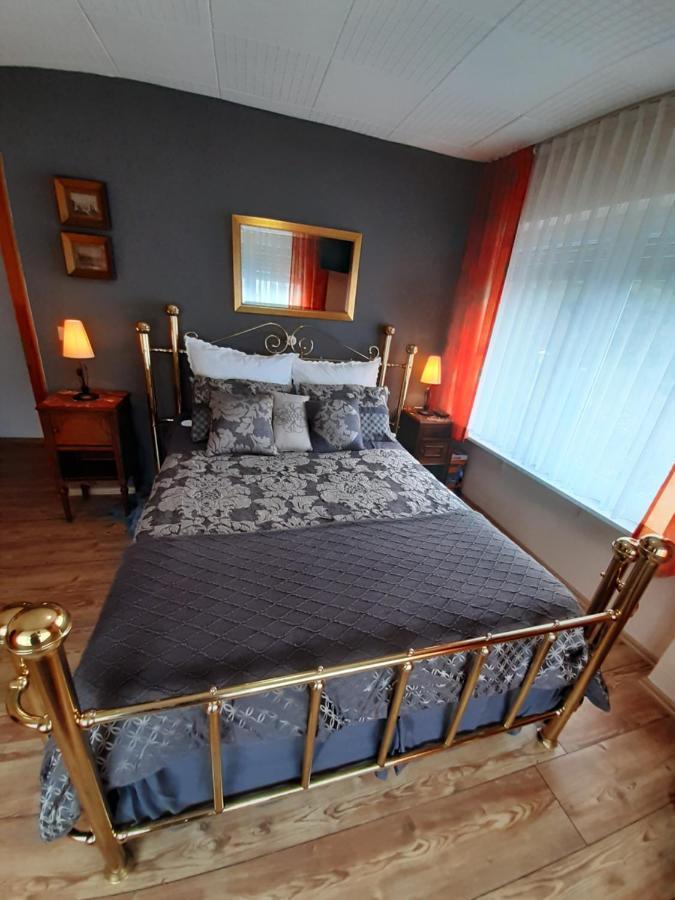 Bed and Breakfast Gastehaus Am Calmont Едіґер-Еллер Екстер'єр фото