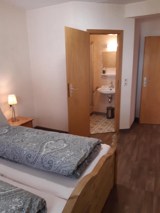 Bed and Breakfast Gastehaus Am Calmont Едіґер-Еллер Екстер'єр фото