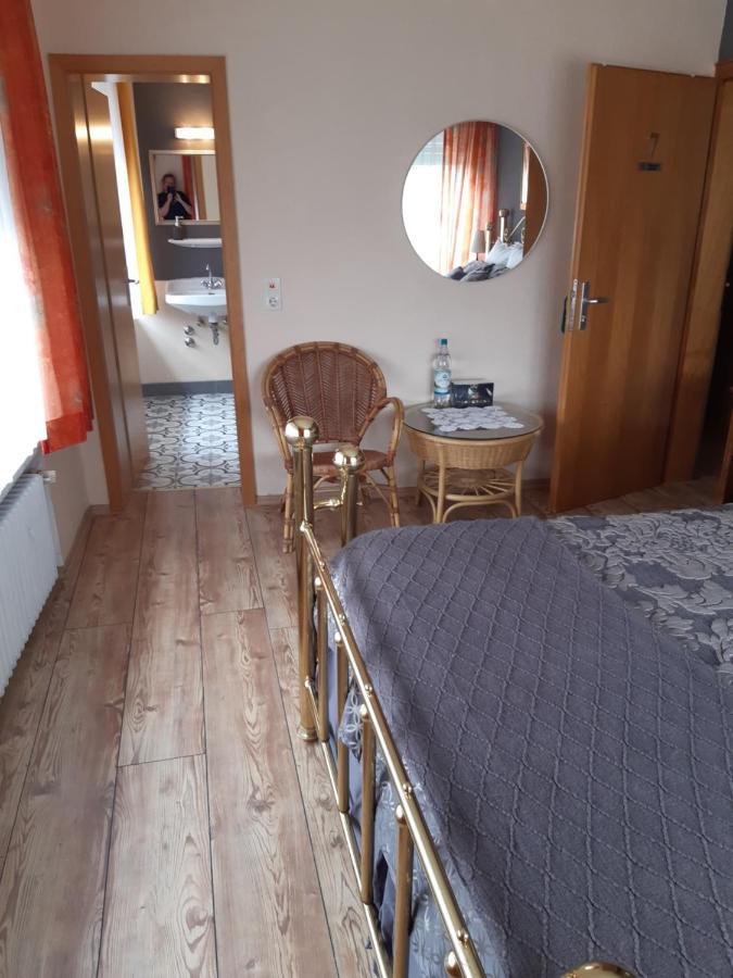 Bed and Breakfast Gastehaus Am Calmont Едіґер-Еллер Екстер'єр фото