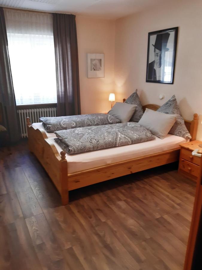 Bed and Breakfast Gastehaus Am Calmont Едіґер-Еллер Екстер'єр фото